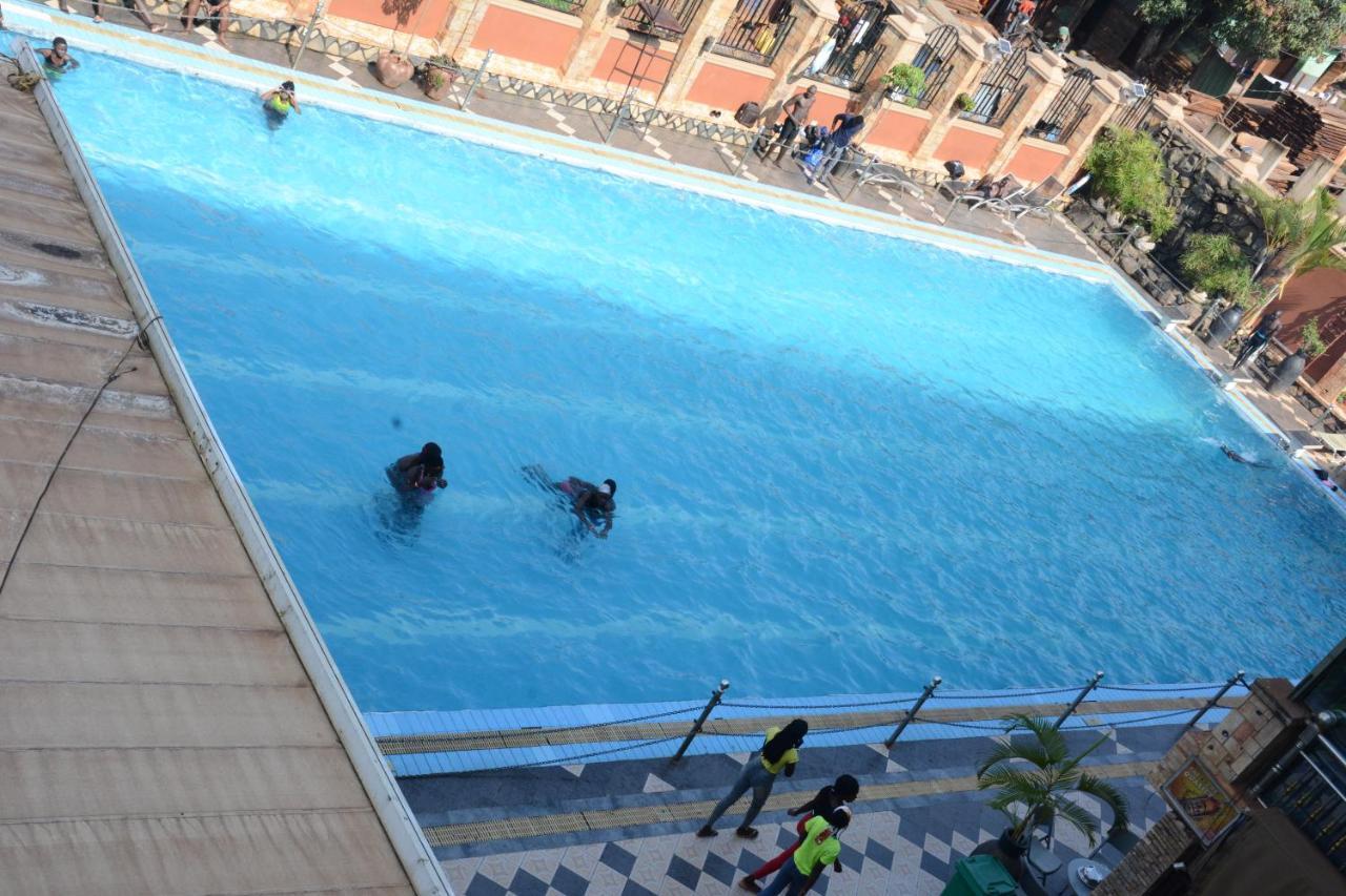 La Grande Hotel Кампала Екстер'єр фото
