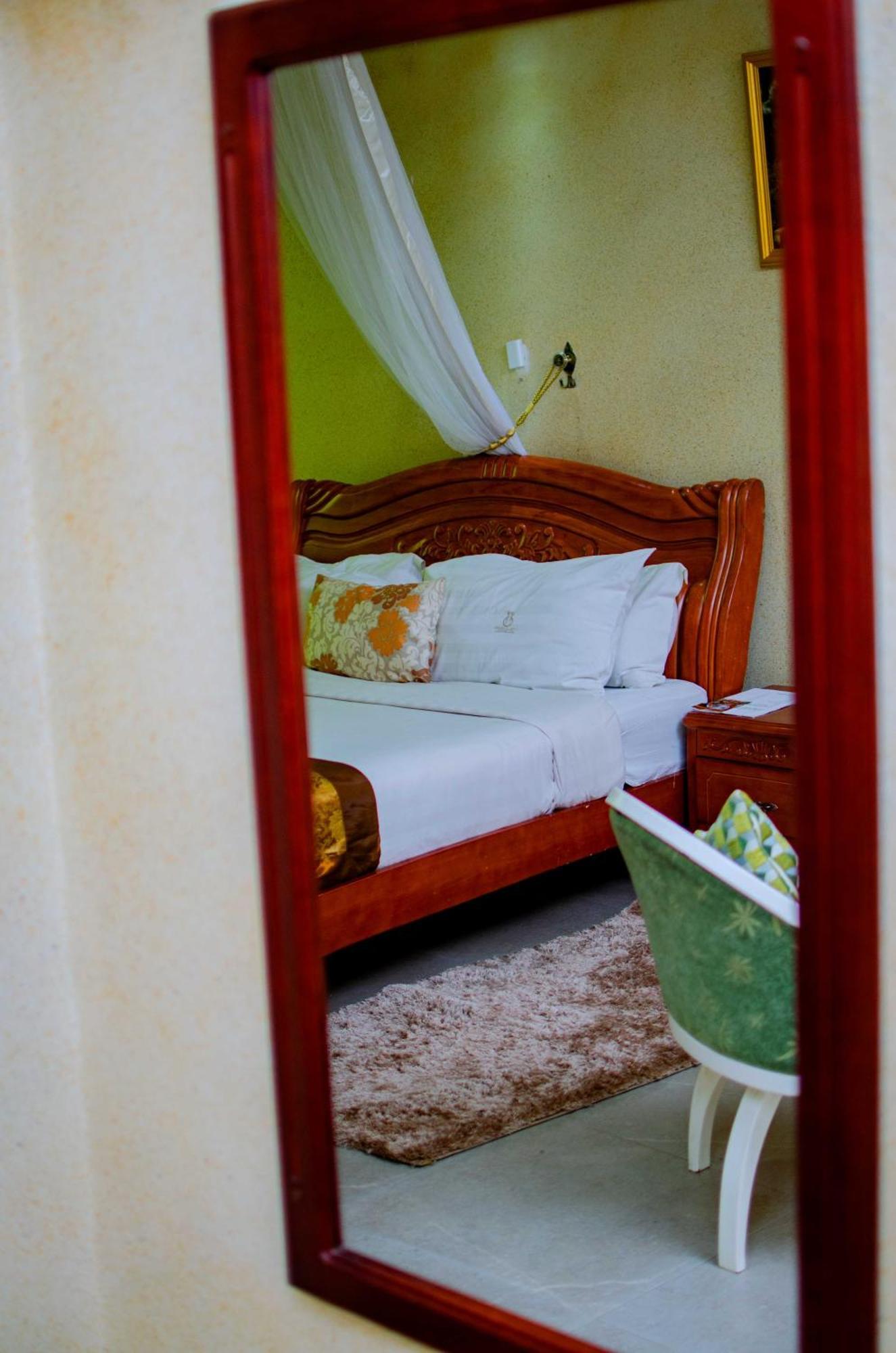La Grande Hotel Кампала Екстер'єр фото