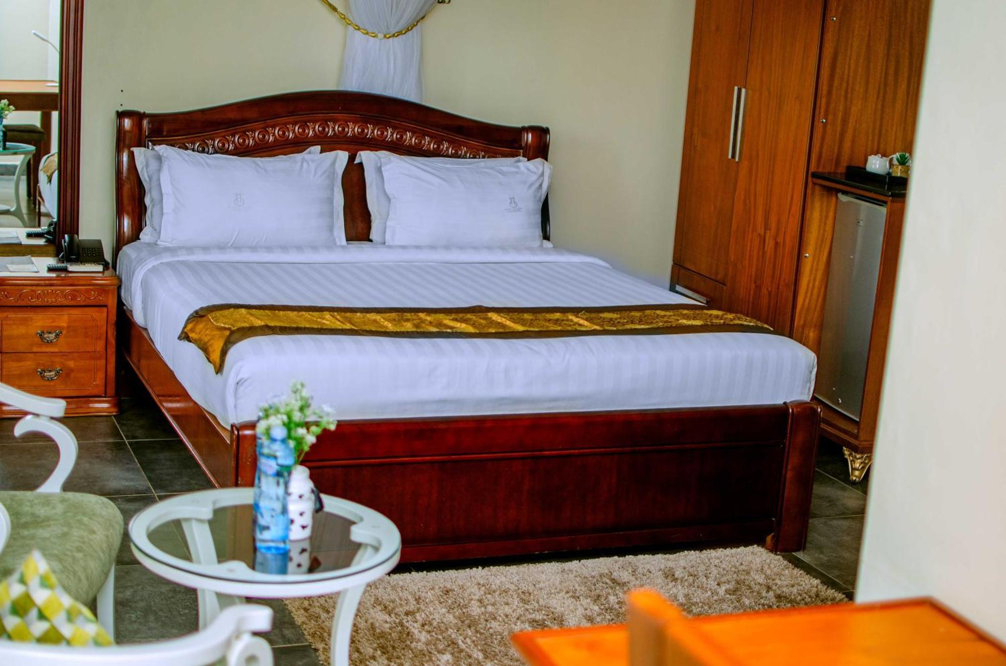 La Grande Hotel Кампала Екстер'єр фото